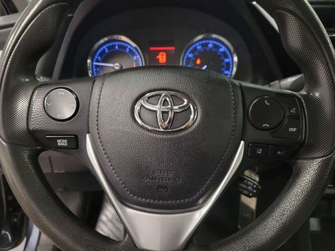 Used 2017 Toyota Corolla LE FWD image 18