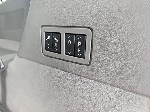 Used 2020 Cadillac XT6 Premium Luxury image 35