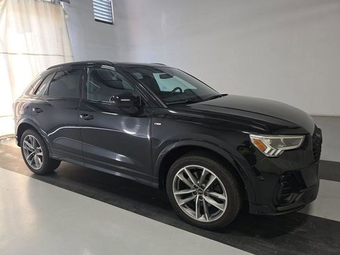 Used 2023 Audi Q3 2.0T Premium image 3