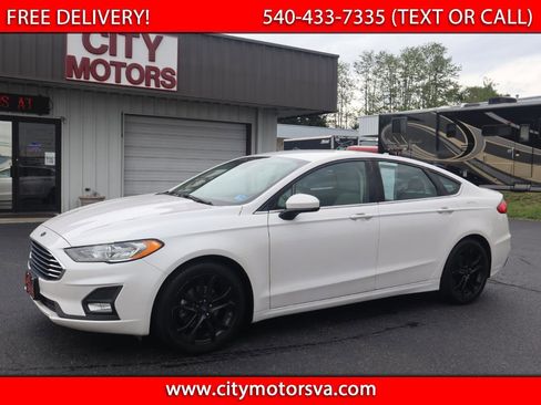 Used 2019 Ford Fusion SE w/ Equipment Group 151A FWD image 1