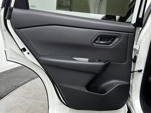 Used 2024 Nissan Rogue S image 25