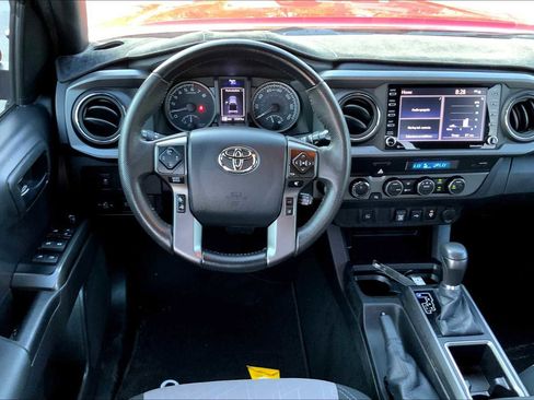 Used 2022 Toyota Tacoma TRD Off-Road image 5