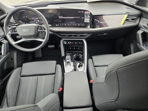 New 2025 Audi Q5 Prestige image 12