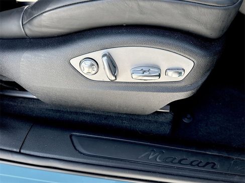Used 2023 Porsche Macan Turbo image 46