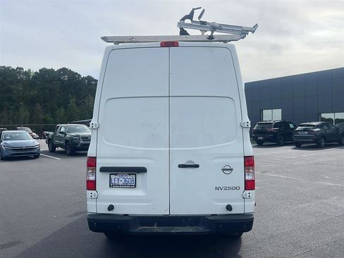 Used 2021 Nissan NV 2500 SV RWD image 8