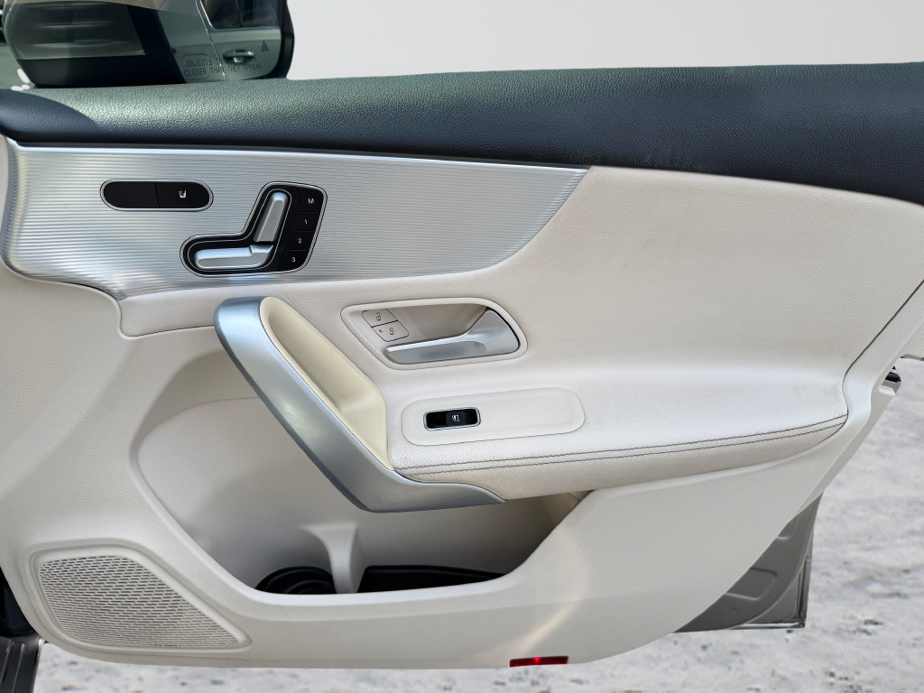 Used 2019 Mercedes-Benz A 220 image 31