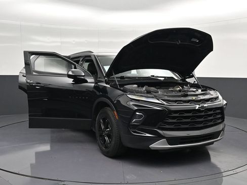 Used 2024 Chevrolet Blazer LT w/ Midnight/Sport Edition FWD image 32