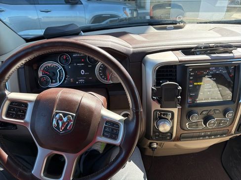 Used 2018 RAM 1500 Laramie w/ Convenience Group AWD/4WD image 19