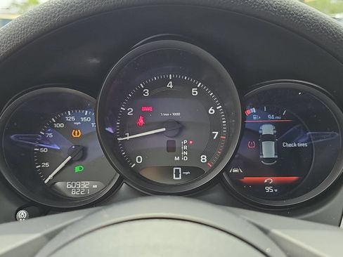 Used 2023 Porsche Macan AWD/4WD image 19