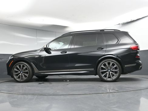 Used 2022 BMW X7 M50i image 31