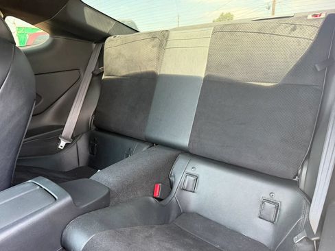 Used 2025 Toyota GR86 Premium w/ ALL Weather Mat Package (TMS) RWD image 12