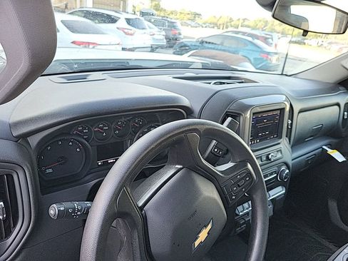 Used 2025 Chevrolet Silverado 3500 W/T AWD/4WD image 5