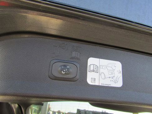 Certified 2019 Ford Escape Titanium image 15