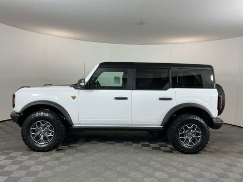 New 2025 Ford Bronco Badlands image 8