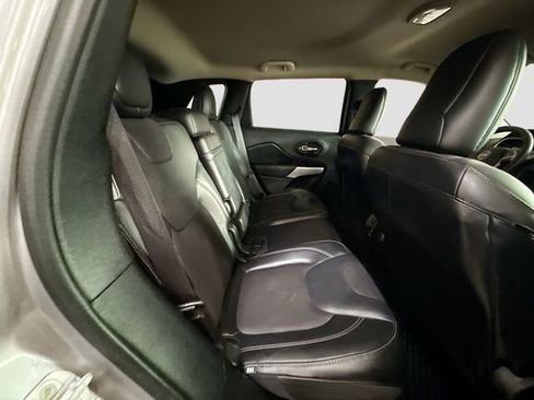 Used 2018 Jeep Cherokee Latitude Plus w/ Cold Weather Group image 26