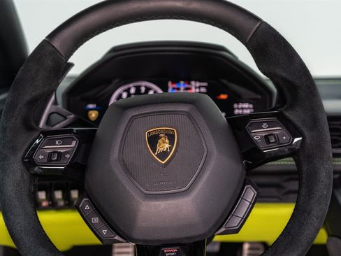 Used 2017 Lamborghini Huracan LP 610-4 AWD/4WD image 76