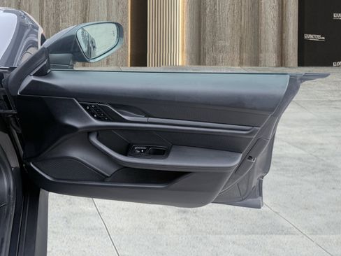 Used 2023 Porsche Taycan image 62