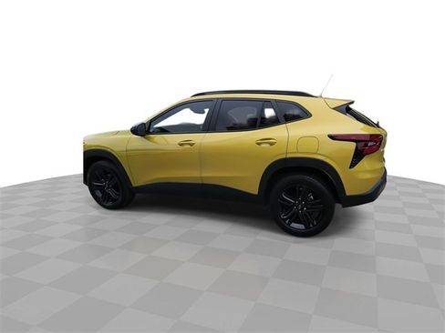 Used 2024 Chevrolet Trax ACTIV w/ Driver Confidence Package image 6