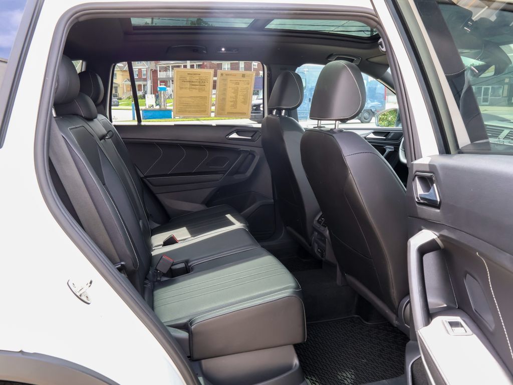 Certified 2024 Volkswagen Tiguan SE R-Line AWD/4WD image 28