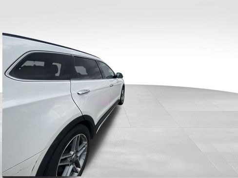 Used 2017 Hyundai Santa Fe Limited image 14