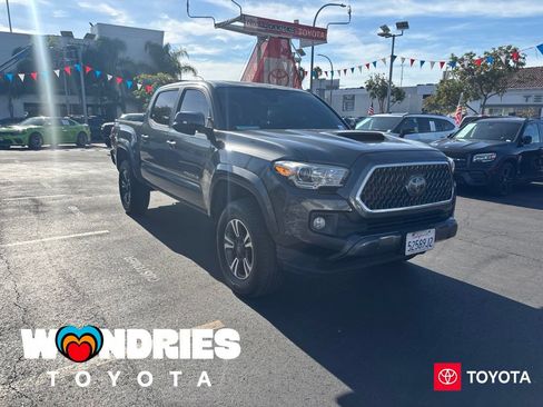 Used 2018 Toyota Tacoma TRD Sport w/ Technology Package RWD image 1