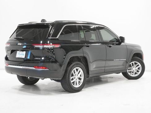 Certified 2024 Jeep Grand Cherokee Laredo X image 7