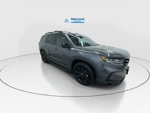 Certified 2025 Honda Pilot Black Edition image 4