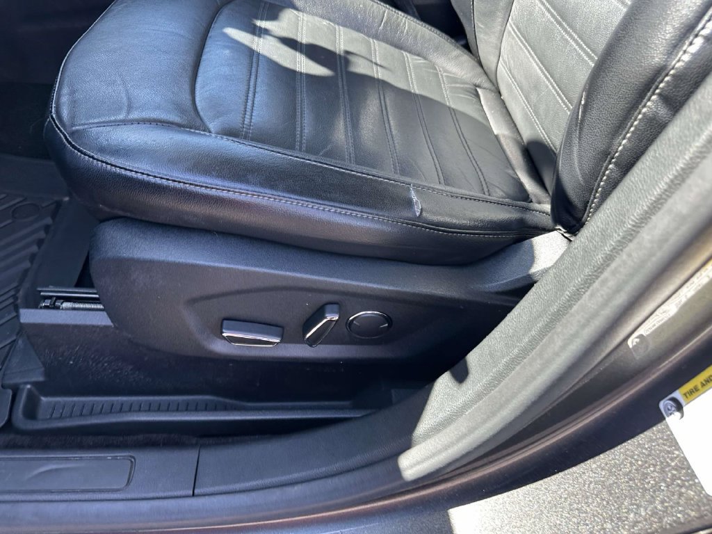 Used 2018 Ford Edge SEL w/ Equipment Group 201A AWD/4WD image 19