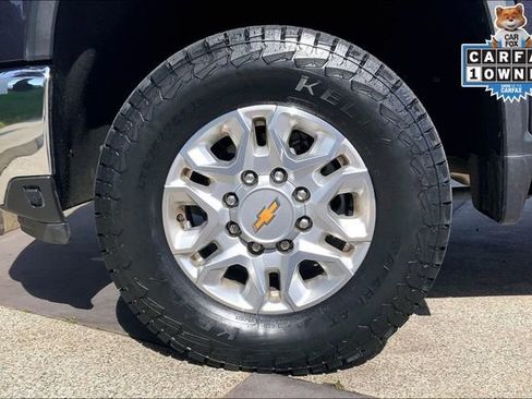 Used 2024 Chevrolet Silverado 2500 LTZ w/ LTZ Convenience Package image 9