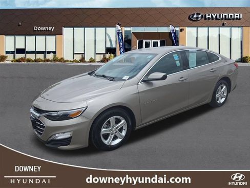 Used 2023 Chevrolet Malibu LT FWD image 1