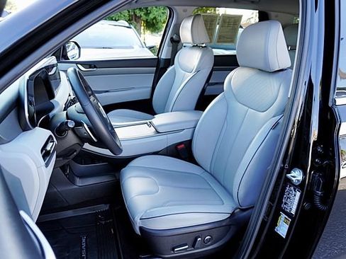Certified 2025 Hyundai Palisade SEL FWD image 15