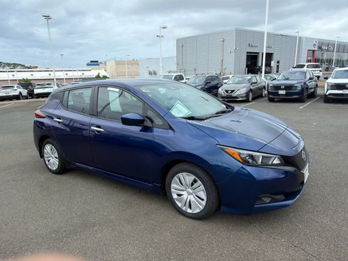 Used 2023 Nissan Leaf S FWD image 2