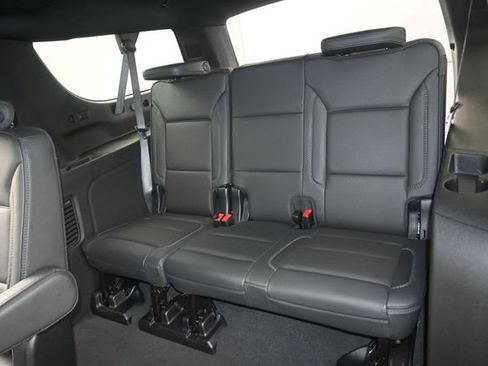 Used 2025 GMC Yukon XL Denali AWD/4WD image 14