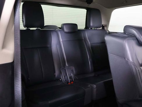 Used 2024 Ford Expedition XLT image 34