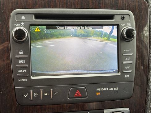 Used 2015 Chevrolet Traverse LT image 17