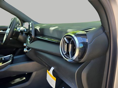 New 2026 Chevrolet Equinox LT image 12