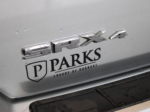 Used 2015 Cadillac SRX Luxury image 32