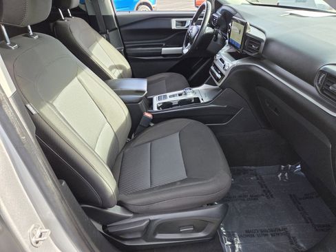 Certified 2022 Ford Explorer XLT image 16