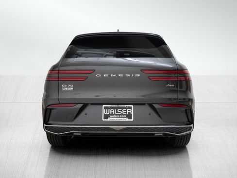 Used 2026 Genesis GV70 2.5T Select image 4