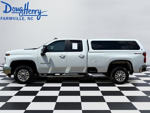 Used 2025 Chevrolet Silverado 2500 LT w/ Convenience Package AWD/4WD image 2