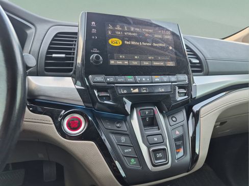 Certified 2021 Honda Odyssey Touring image 11