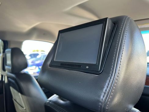 Used 2011 GMC Sierra 3500 SLT w/ SLT Convenience Package image 15