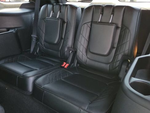 Used 2018 Ford Explorer Platinum AWD/4WD image 9
