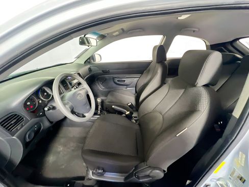 Used 2010 Hyundai Accent Hatchback image 14