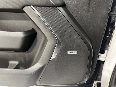 Used 2022 GMC Yukon SLT w/ SLT Luxury Package image 23