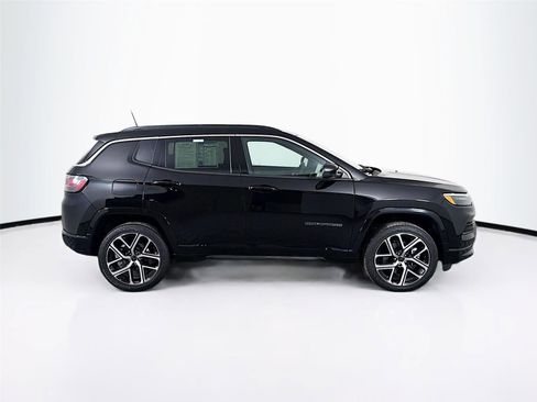 Used 2025 Jeep Compass Limited w/ Elite Group image 8