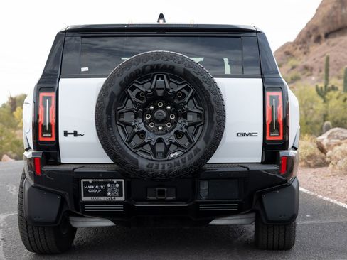 Used 2025 GMC Hummer EV 2X image 8