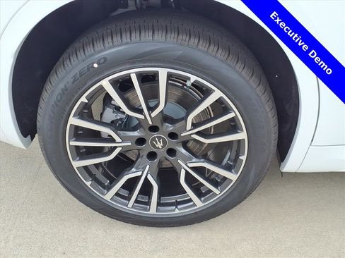 New 2025 Maserati Grecale GT image 6