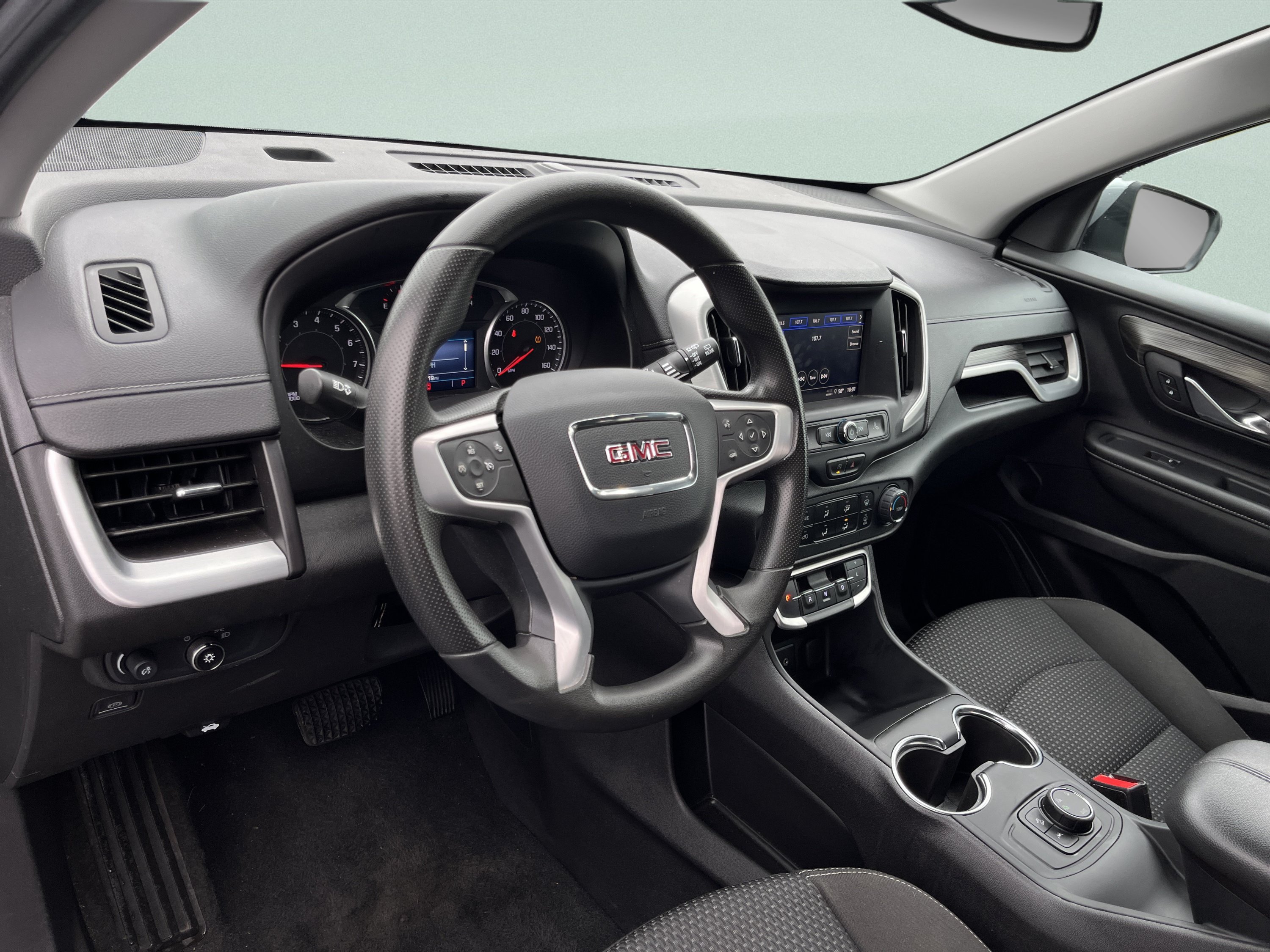 Used 2024 GMC Terrain SLE AWD/4WD image 17