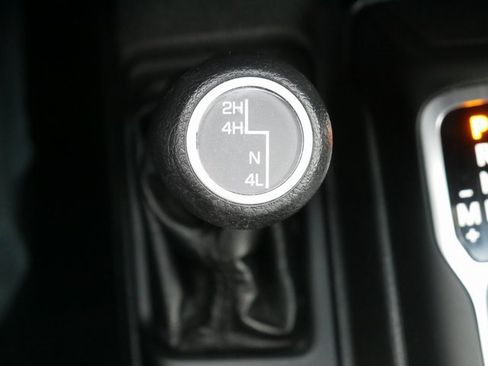 Used 2022 Jeep Gladiator Sport image 21